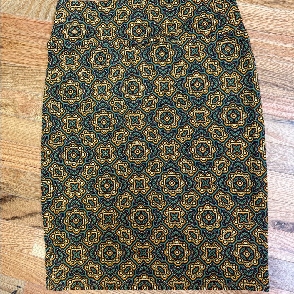 Elegant Multicolor Patterned Skirt